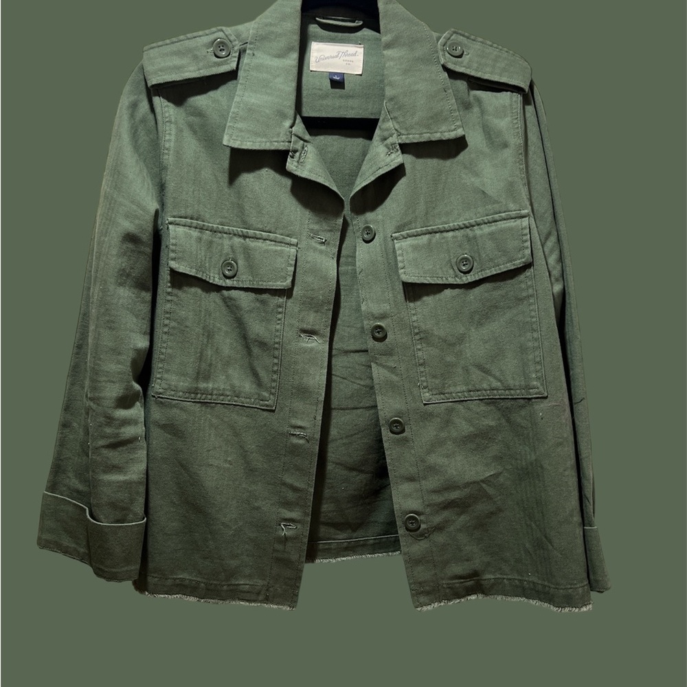 ❤️❤️❤️ Nearly new Universal Thread muted army green lightweight jacket. Size L❤️